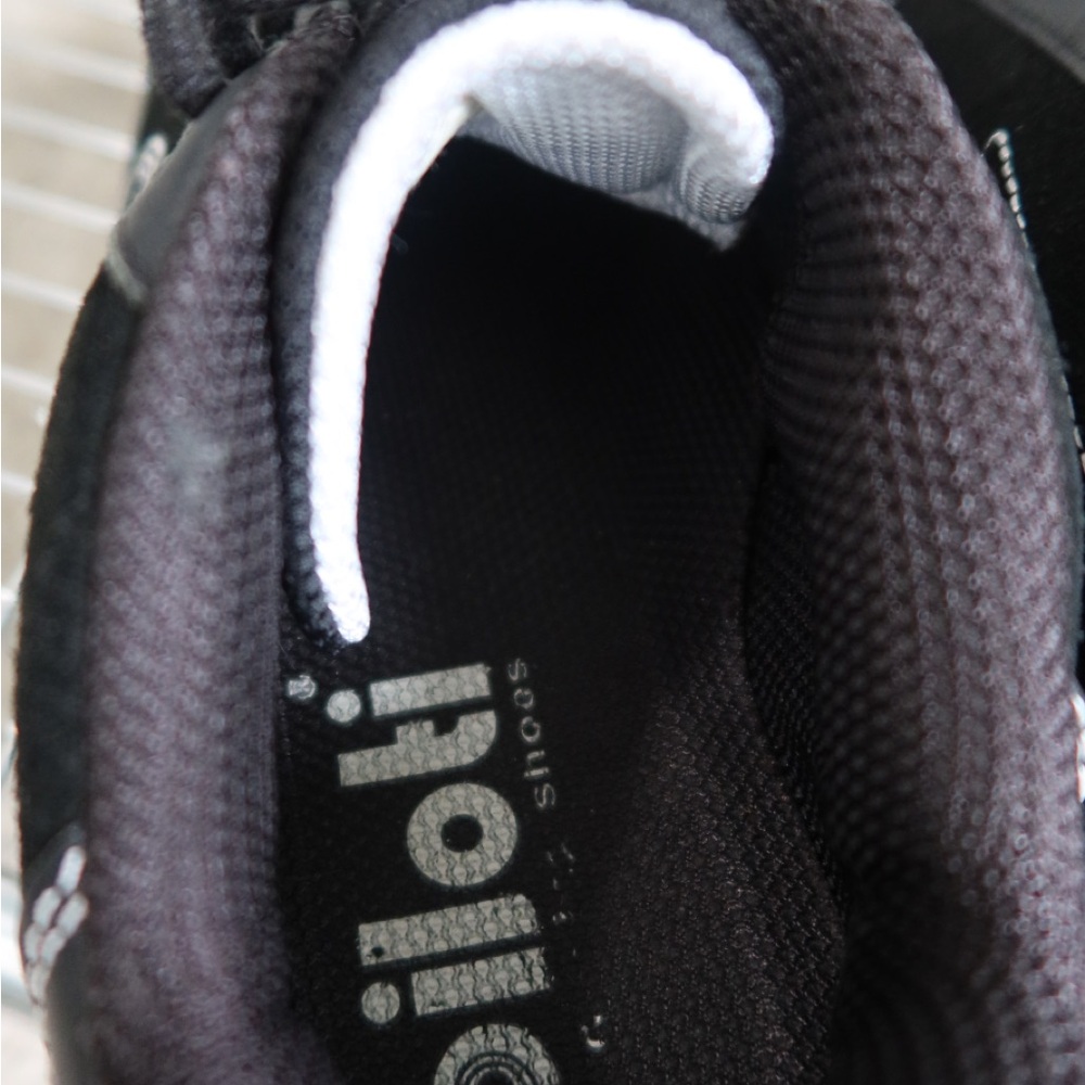 Black piloti Sneakers‎ with White Stitching - Picture 5 of 5